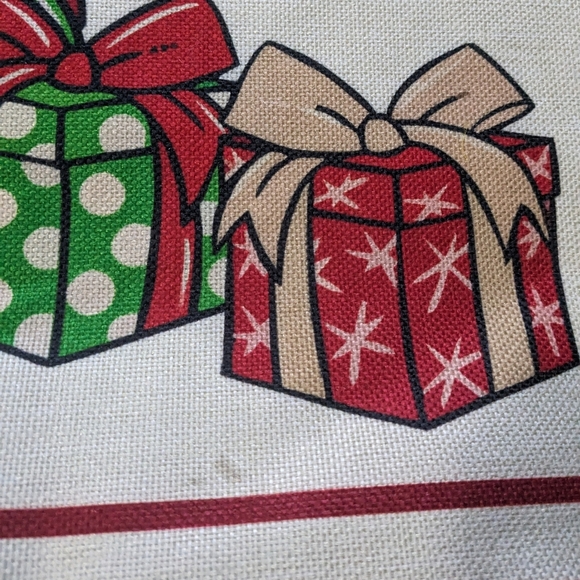 4pc set. Christmas Throw Pillow Covers. - Picture 7 of 7